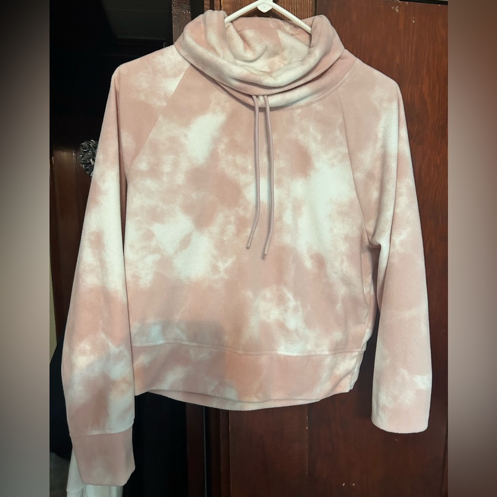 Old Navy Active. Pink and white cropped sweatshirt.